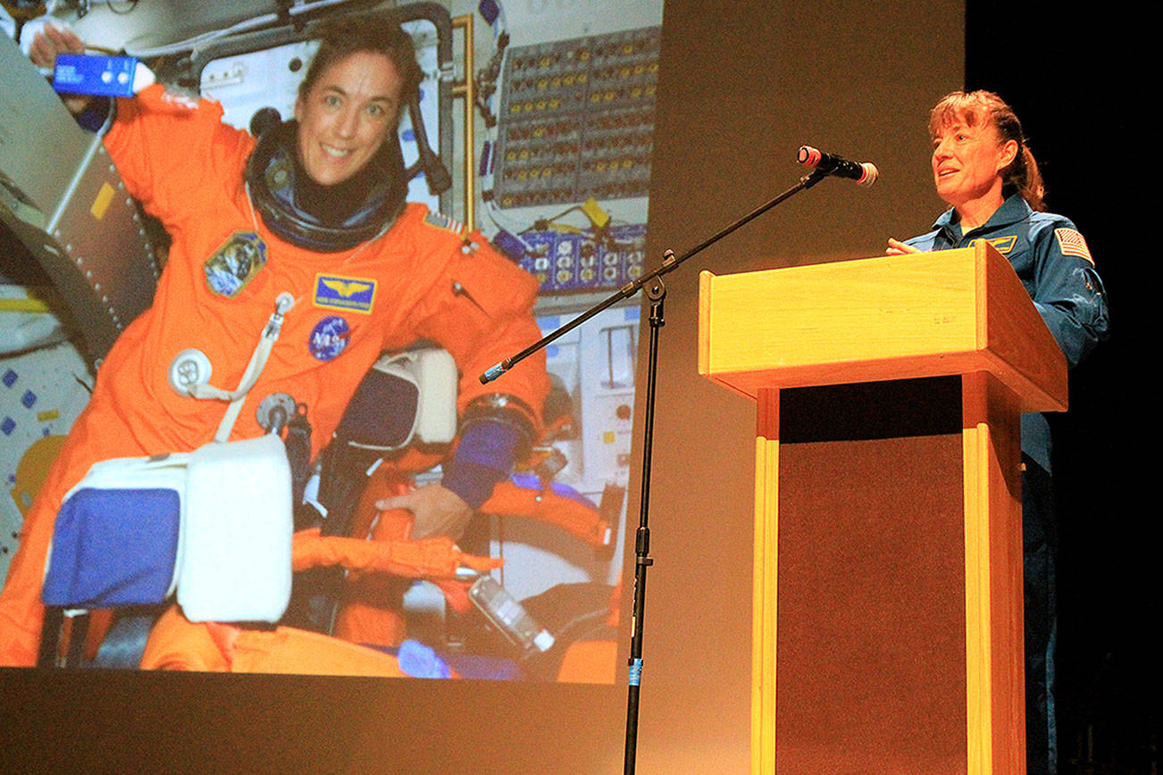Astronaut tells students to shoot for the stars